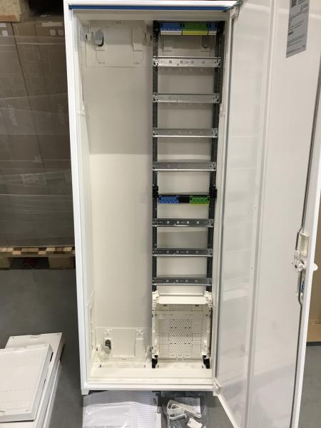 Hager Verteilerschrank mit 1x Verteilerfeld ZU59VT7APZ2 mit APZ, ZB52S